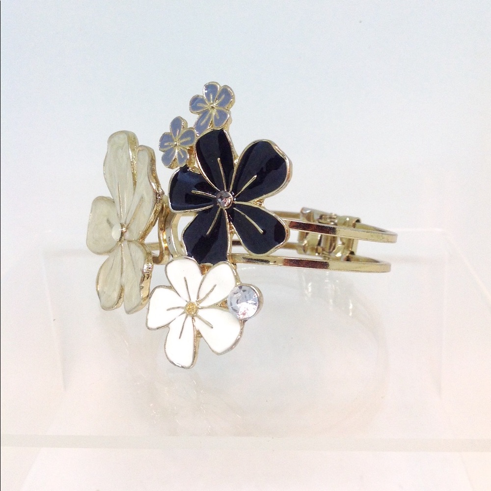Beautiful Enameled Floral Cuff Bracelet Silvertone - Picture 4 of 6